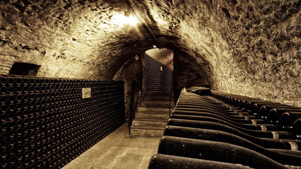 Las bodega de Bollinger donde se apilan los vinos para envejecer.