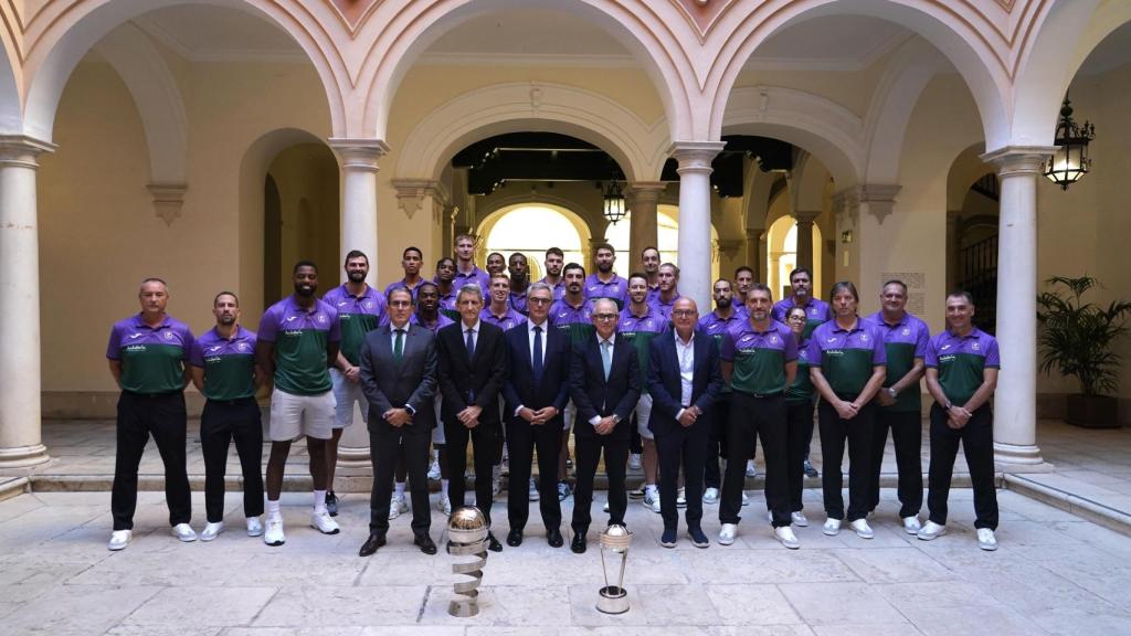 Imagen de la recepción oficial al Unicaja Baloncesto