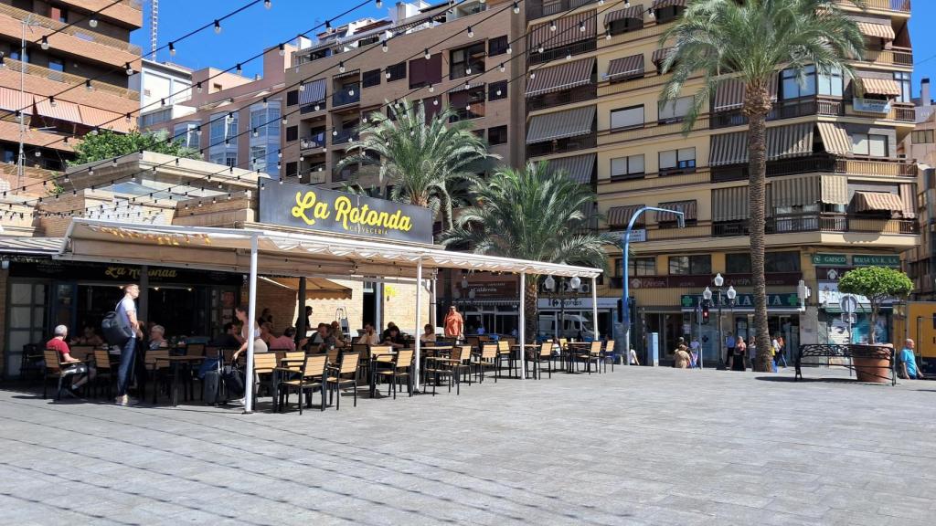 La plaza del 25 de mayo, Alicante.