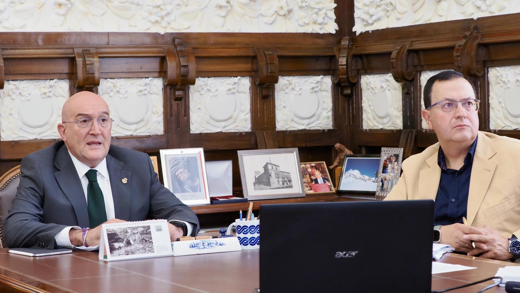 El alcalde de Valladolid, Jesús Julio Carnero, participa en una reunión online con representantes de Bimbo España, Gobierno y Junta de Castilla y León