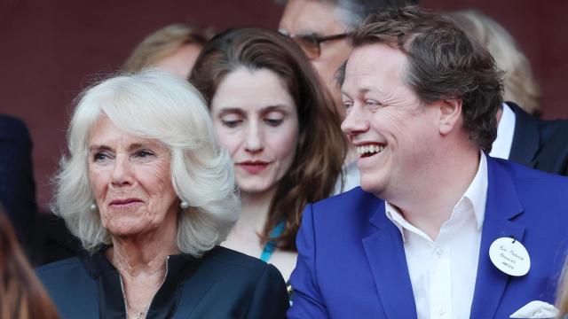 La reina Camila y Tom Parker Bowles en un evento celebrado en junio de 2024.