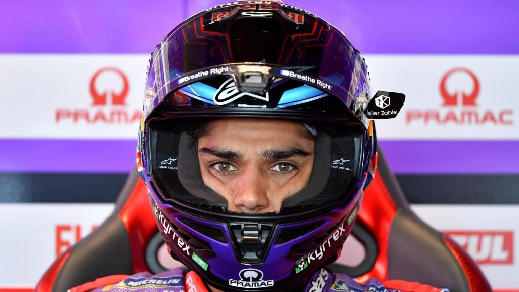 Jorge Martín, en el box de Prima Pramac Racing