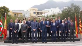 Los presidentes autonómicos, con Pedro Sánchez y el Rey, en la última Conferencia de Presidentes, convocada en La Palma, en marzo de 2022.