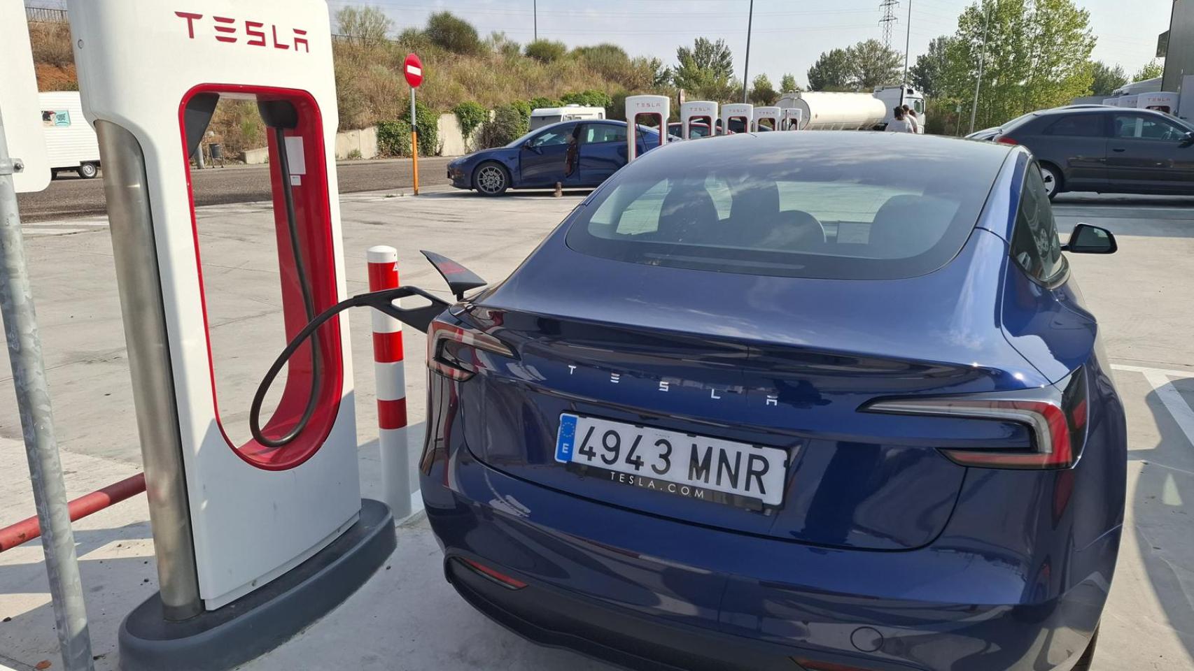 El nuevo Tesla Model 3 presenta un consumo homologado de 12 kWh.