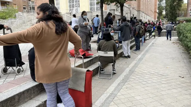 Una 'cola del hambre' en España.