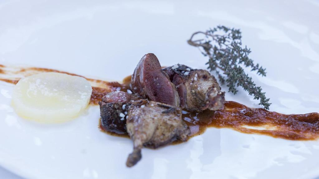 Plato de pichón del restaurante Lera en Castroverde de Campos