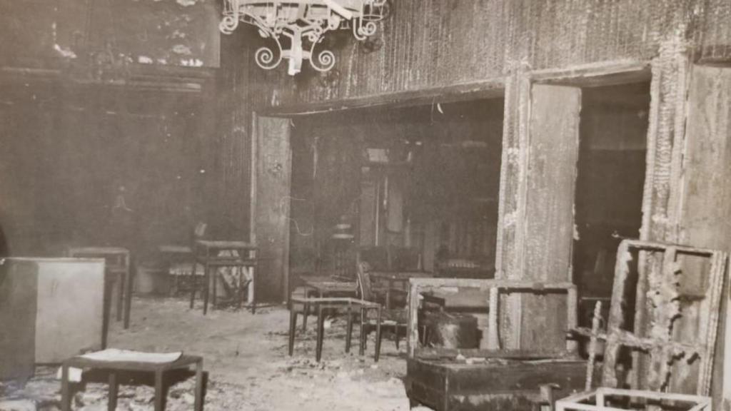 Interior del Playa Club tras un incendio sufrido en los años 70.