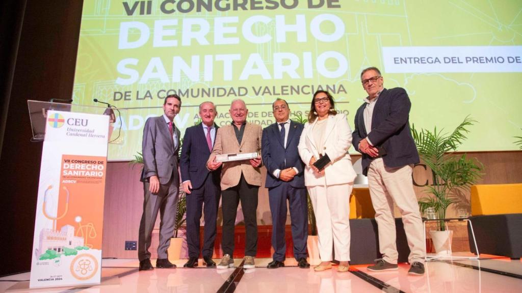 Entrega del Premio de Derecho Sanitario a la Confederación Salud Mental España. EE