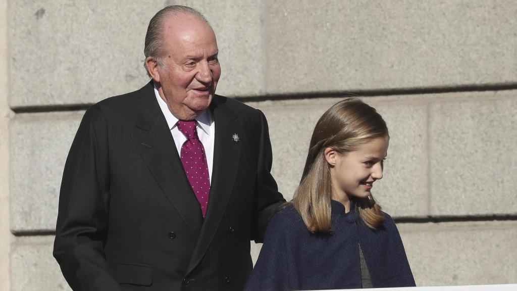 Juan Carlos I junto a la princesa de Asturias en una imagen de archivo.