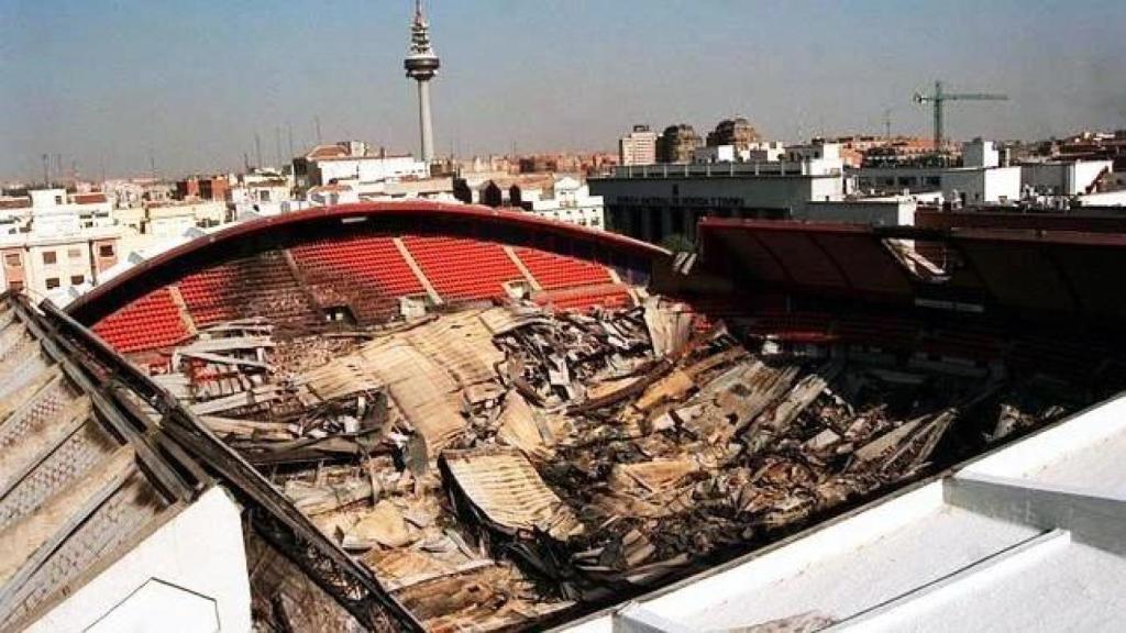 Palacio de los Deportes de Madrid tras el incendio de 2001.