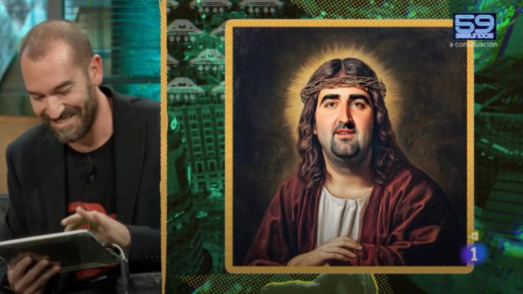 Jorge Ponce enseña en 'La Revuelta' una imagen del rostro de Évole fusionado con el de Jesucristo.