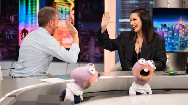 Pablo Motos y Laura Pausini en 'El Hormiguero'.