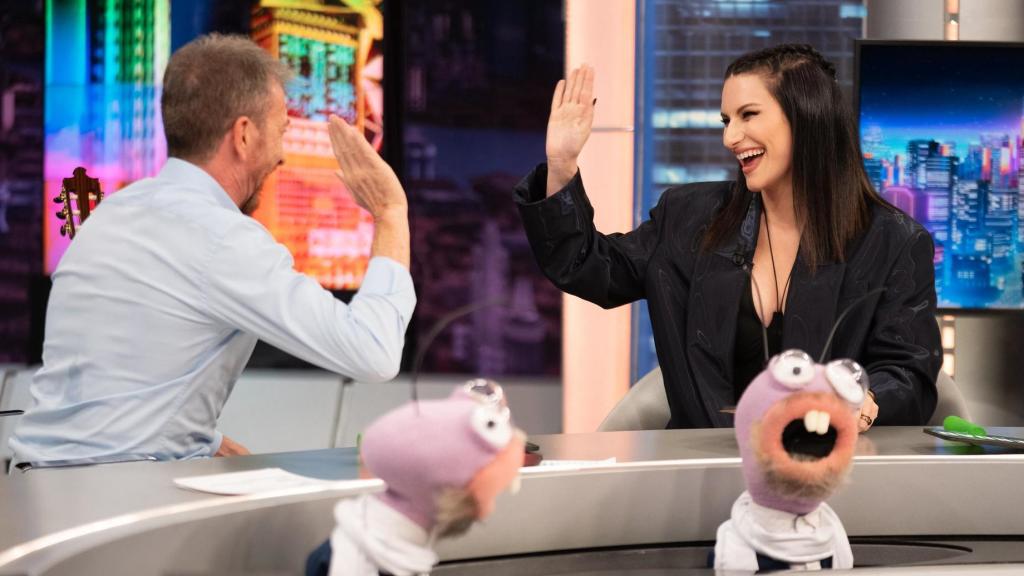 Pablo Motos y Laura Pausini en 'El Hormiguero'.