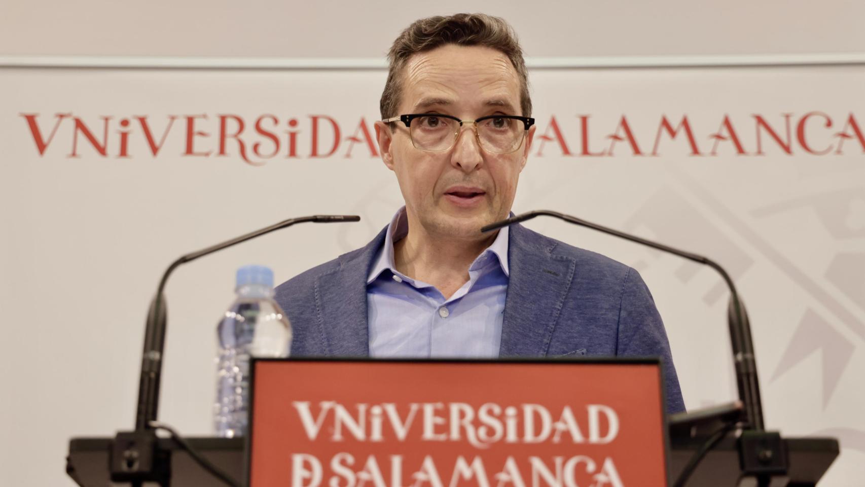 Juan Manuel Corchado, rector de la Universidad de Salamanca, en la rueda de prensa urgente convocada hoy