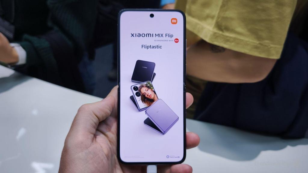 Xiaomi MIX Flip