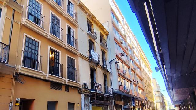 Edificio de la calle Vendeja, en el barrio del Soho, que será convertido en albergue.