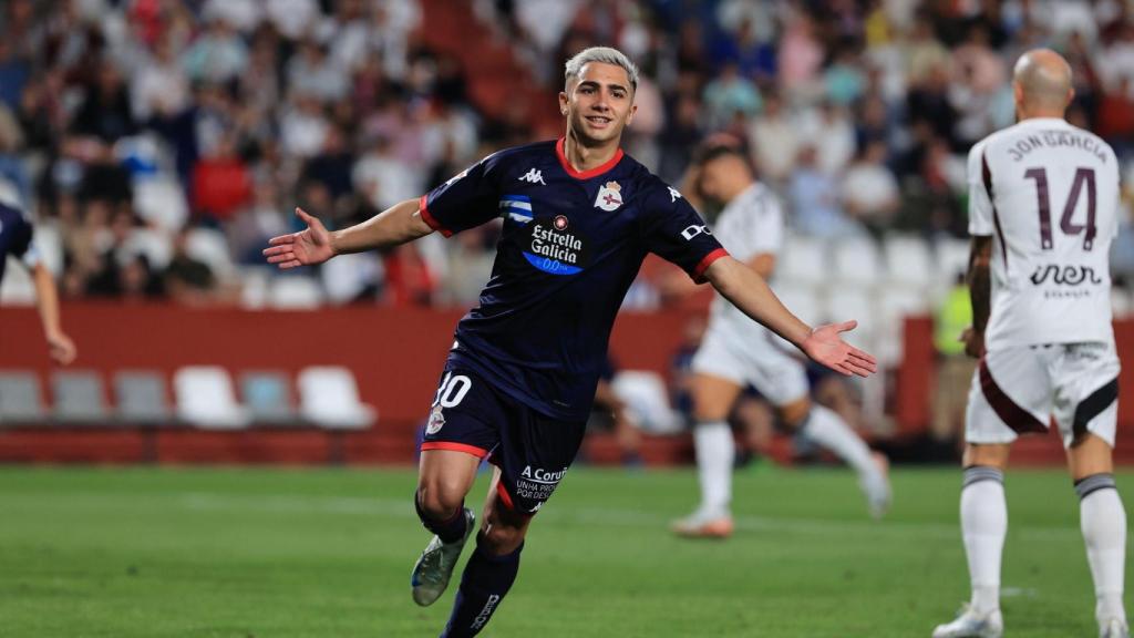 Yeremay celebra uno de los cinco goles del Deportivo en Albacete.