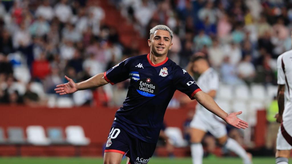 Yeremay celebra uno de los cinco goles del Deportivo en Albacete.