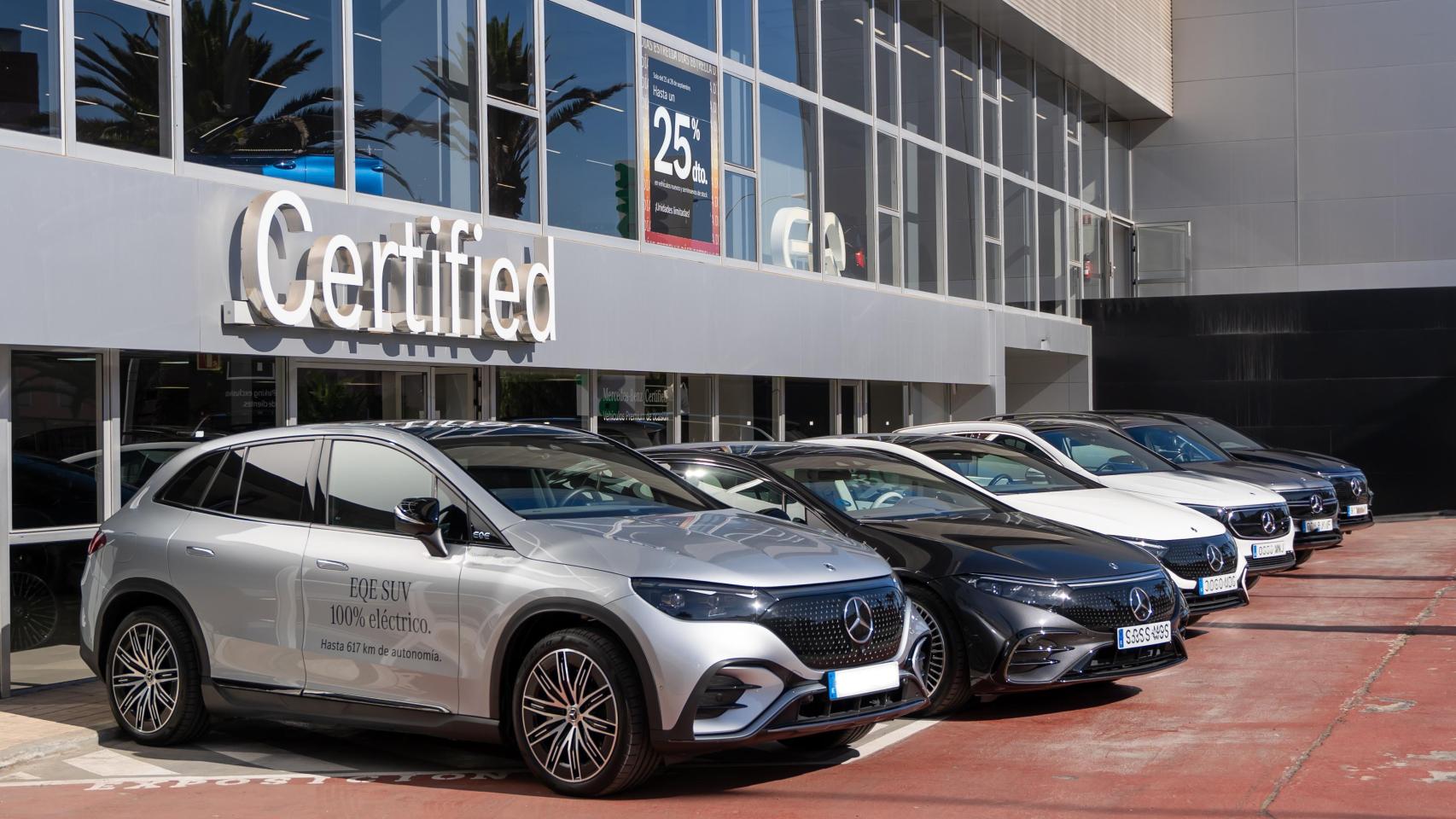 Parte la flota de vehículos de Louzao Mercedes-Benz.