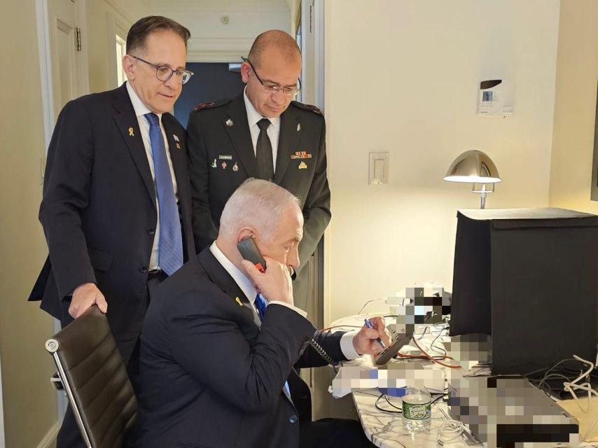 Netanyahu autorizando por vía telefónica desde Nueva York el bombardeo en Dahie.