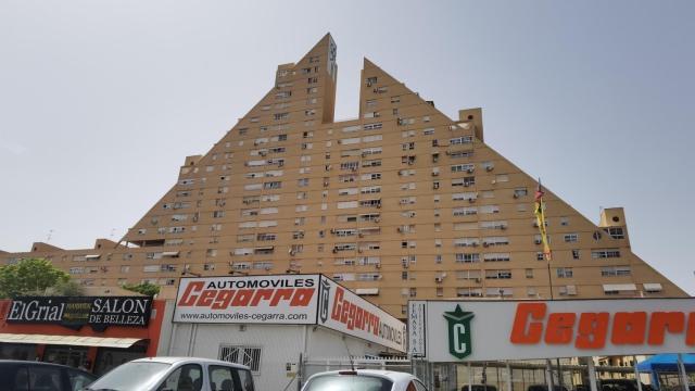 La marcada silueta del edificio Montreal en Alicante lo ha hecho popular por toda España.