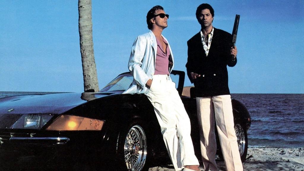 James Sonny Crockett (Don Johnson) y Ricardo Tubbs (Philip Michael Thomas) en 'Miami Vice' ('Corrupción en Miami', 1984)