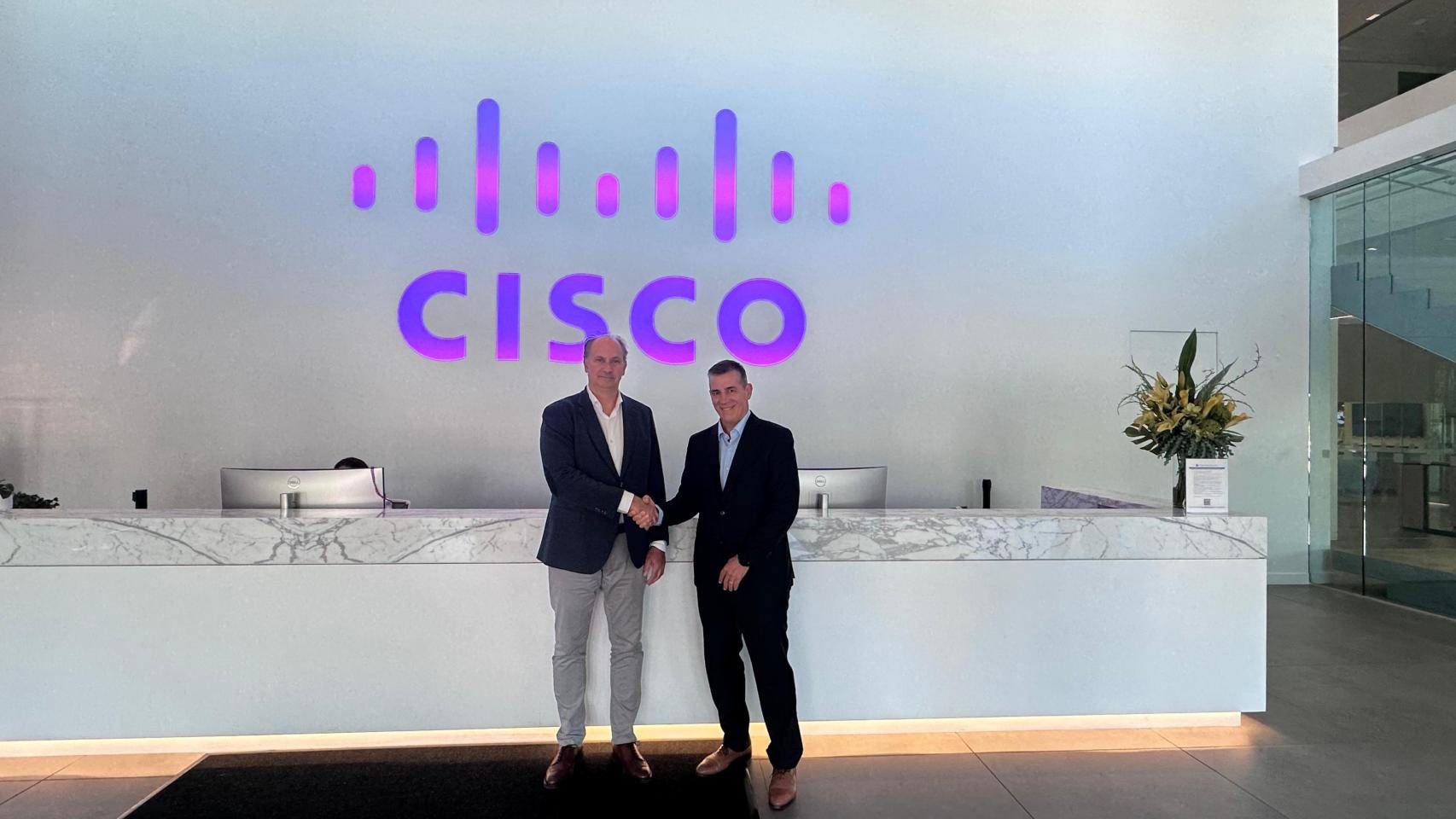 López-Valverde visita las instalaciones de la tecnológica Cisco.