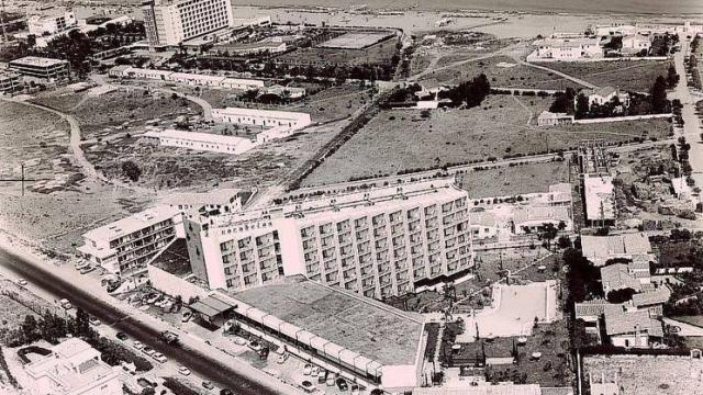 Imagen de archivo del antiguo hotel Tres Carabelas de Torremolinos.