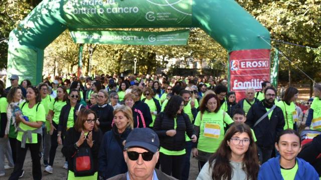 Más de 850 participantes de En Marcha Contra o Cancro en Santiago.