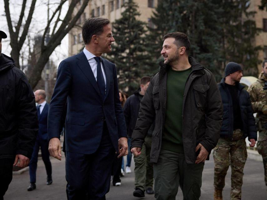 Mark Rutte y Volodímir Zelenski, en una visita del holandés a Kiev en marzo.