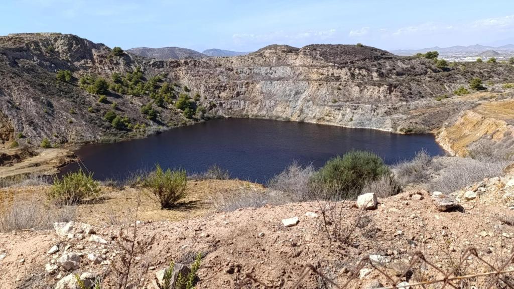 El llamado 'Lago Rojo' de La Unión, antigua explotación minera.