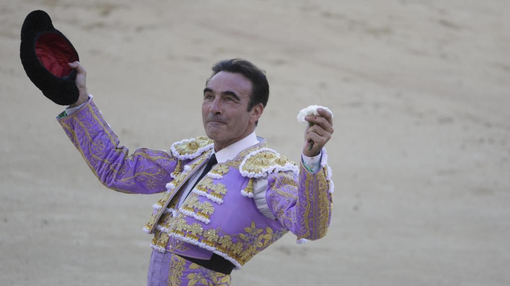 Enrique Ponce, emocionado en la plaza de toros de Las Ventas, este pasado sábado.