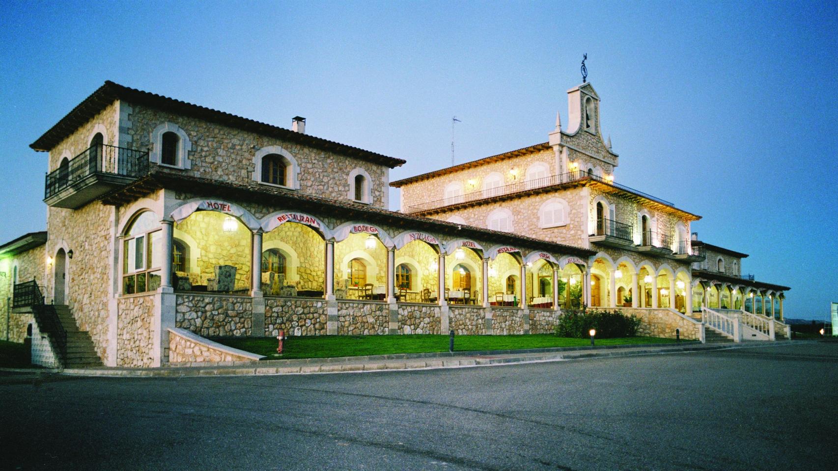 El exterior de Bodegas Arzuaga.