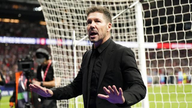 Simeone habla con el Frente Atlético tras los incidentes en el derbi