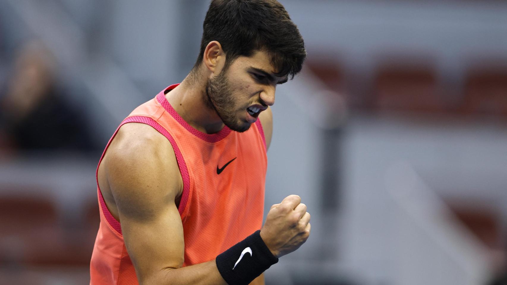 Carlos Alcaraz celebra en el Open de China