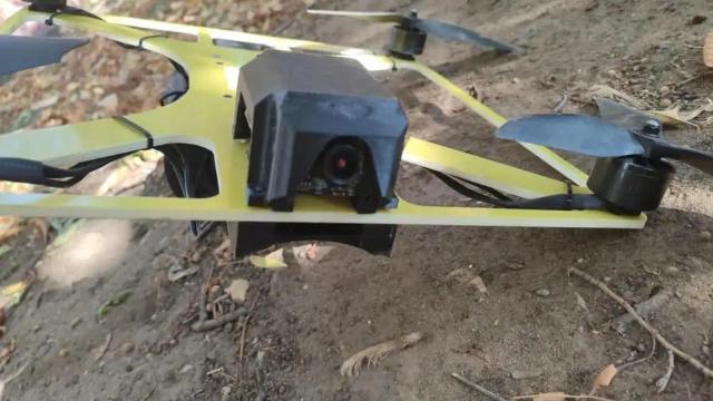 El dron kamikaze ruso guiado por fibra óptica.