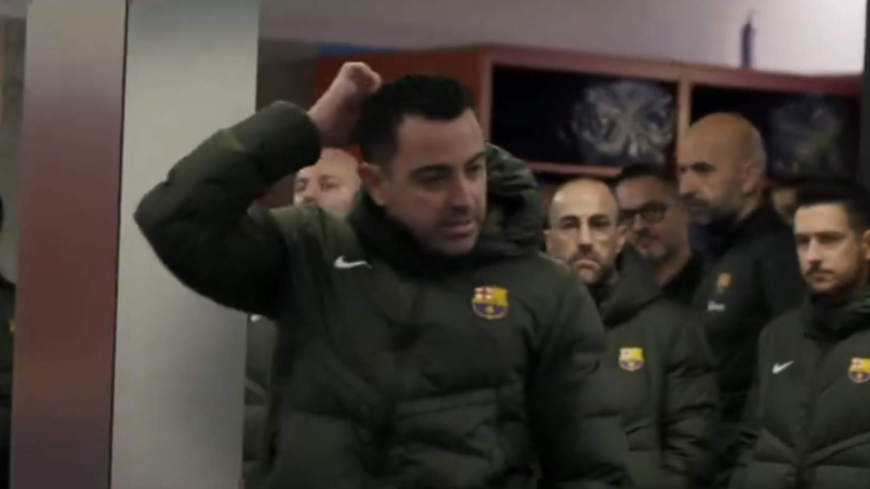 Xavi Hernández anuncia al vestuario del FC Barcelona su dimisión