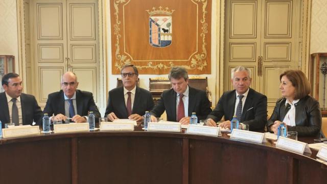 Reunión de la plataforma Por un Tren de Futuro en Salamanca con el secretario de Estado de Transportes, Jose Anonio Santano