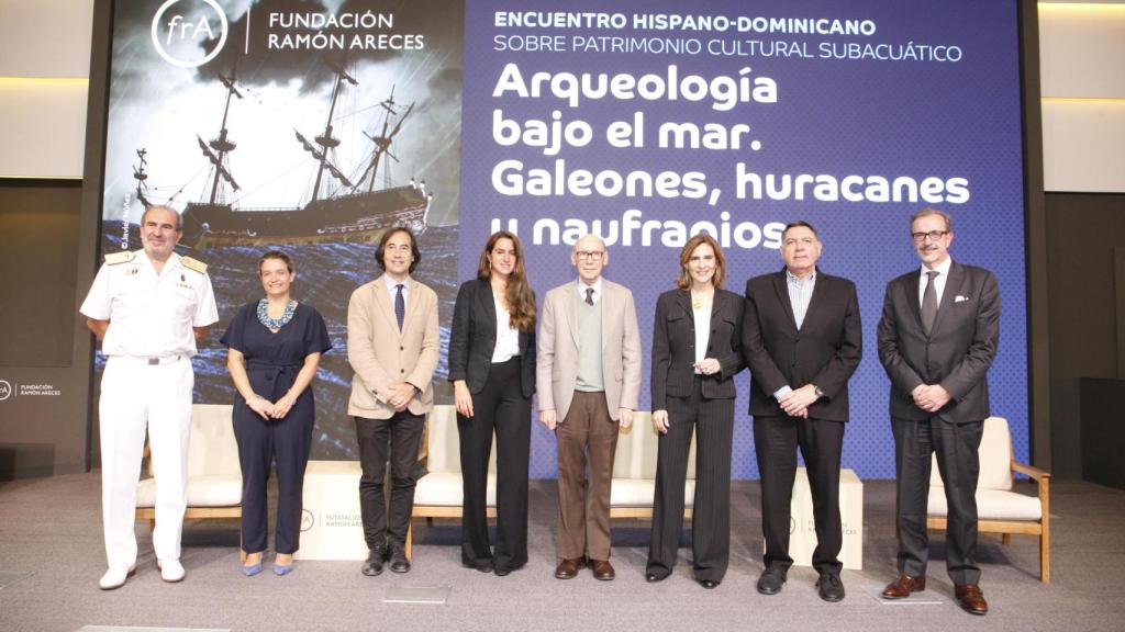 Ponentes de la jornada 'Arqueología bajo el mar galeones, huracanes y naufragios' en la Fundación Ramón Areces.