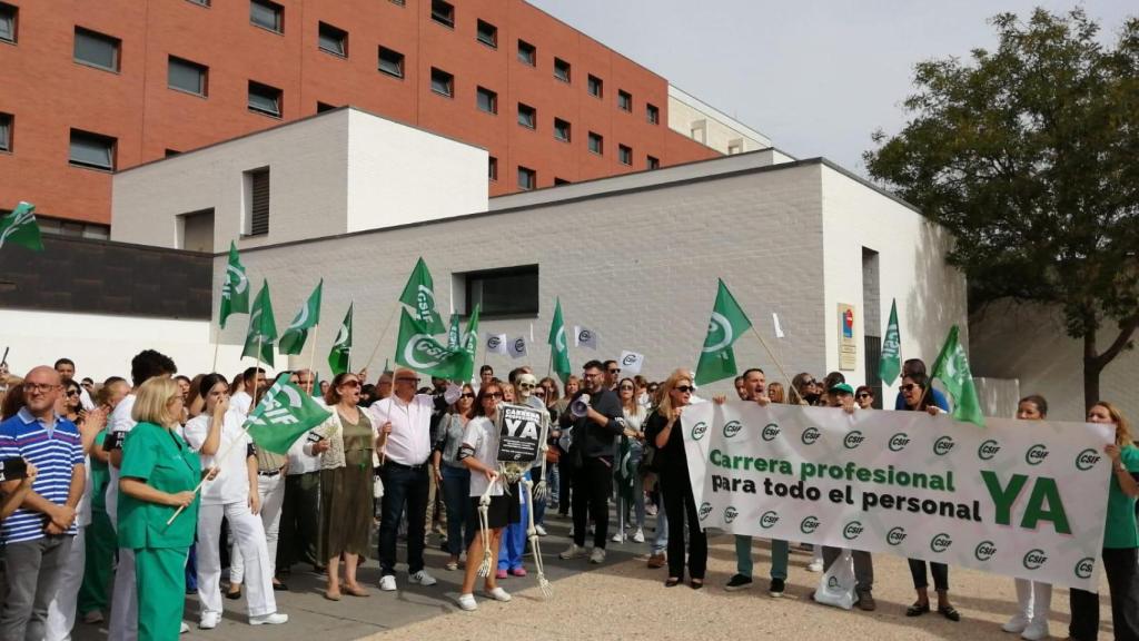 Protestas frente al Hospital de Ciudad Real. Foto: CSIF CLM.