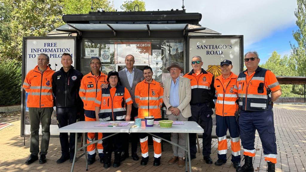 Visita del alcalde de León, José Antonio Diez, al Punto de Atención al Peregrino, este martes