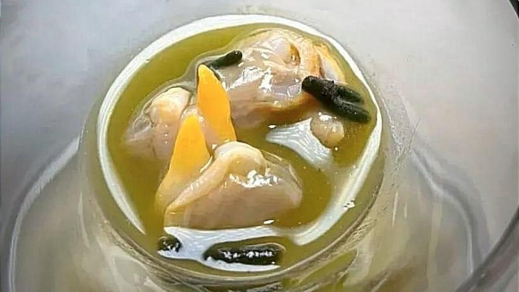 Berberecho da Costa da Morte con escabeche de aguacate y halófilas