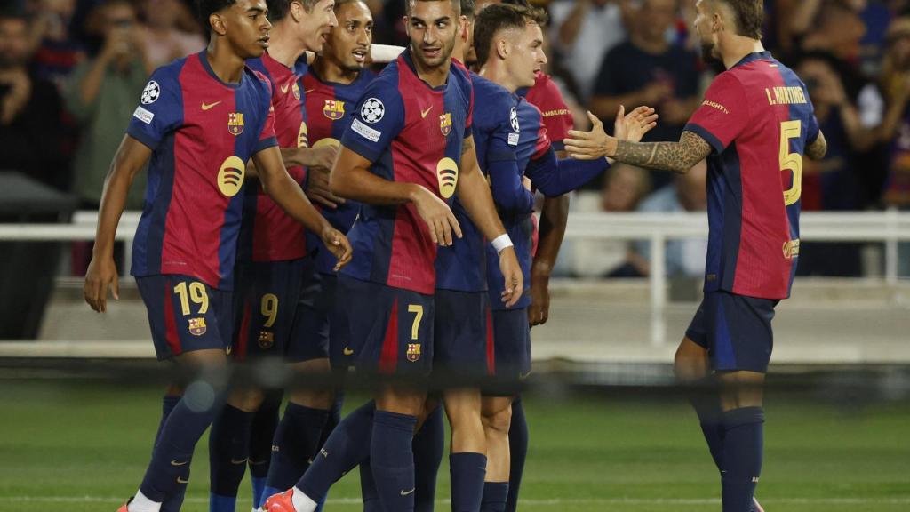 Los jugadores del Barça celebran el gol.