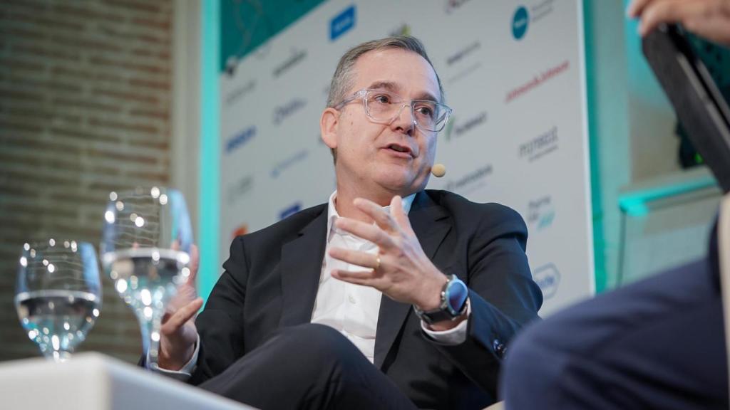 Juan Francisco Cuello de Oro, director general de Leo Pharma, durante su intervención en el V Simposio del Observatorio de la Sanidad, que organizan EL ESPAÑOL e Invertia.