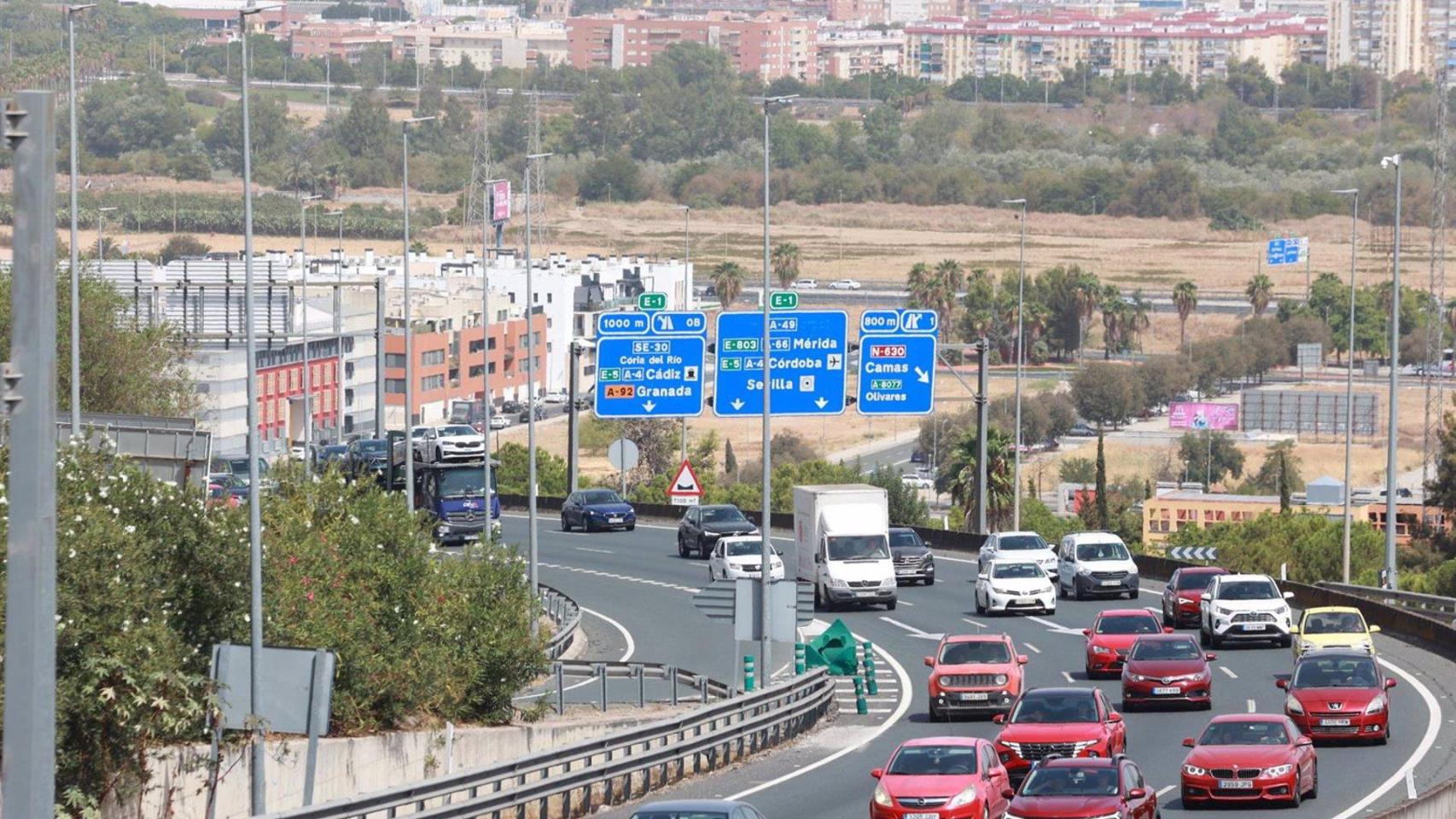 Una de las carreteras de acceso a Sevilla.