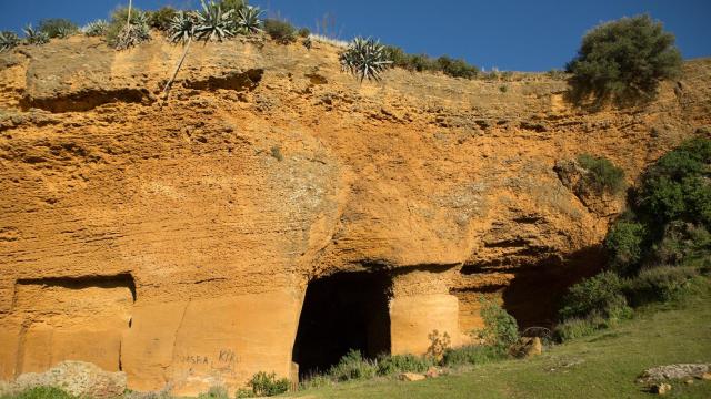 La ruta de la Cueva de La Batida, en Carmona