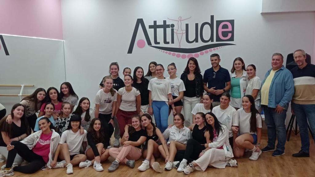 Visita de María Jesús Pelayo a la Escuela de Danza Attitude de Campo de Criptana.