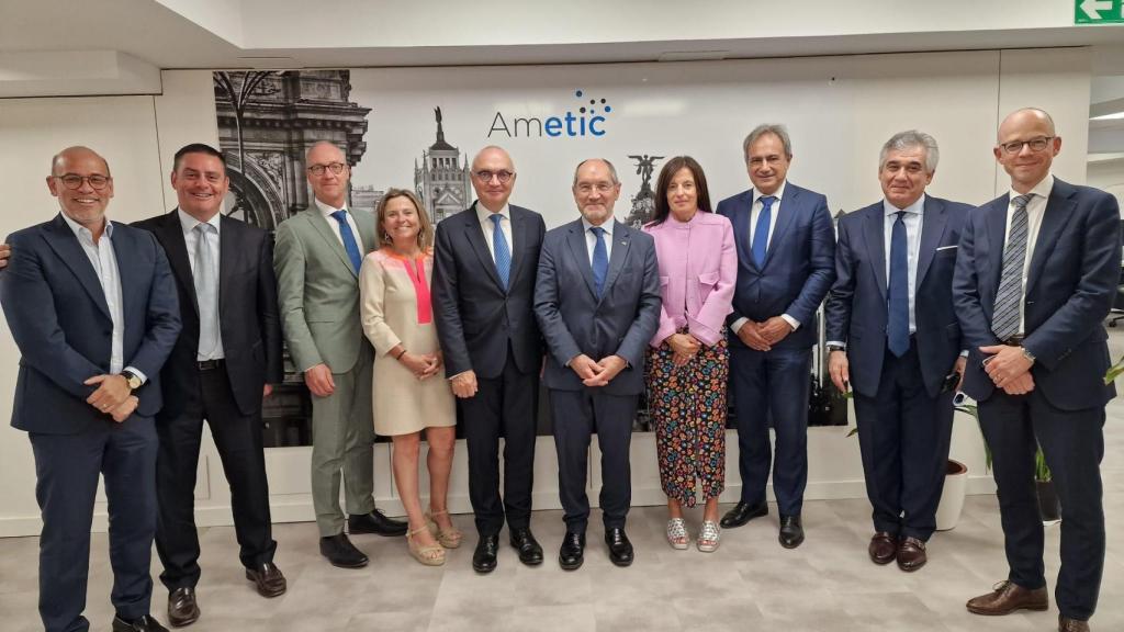 Reunión del CEO de IMEC con directivos de la patronal Ametic.