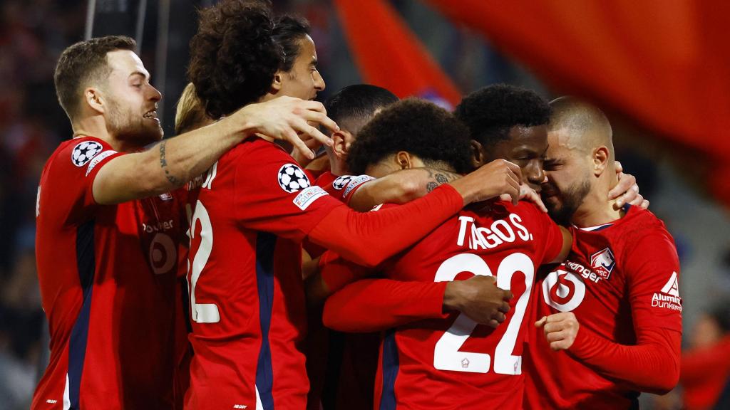 Los jugadores del Lille celebran la victoria ante el Real Madrid.