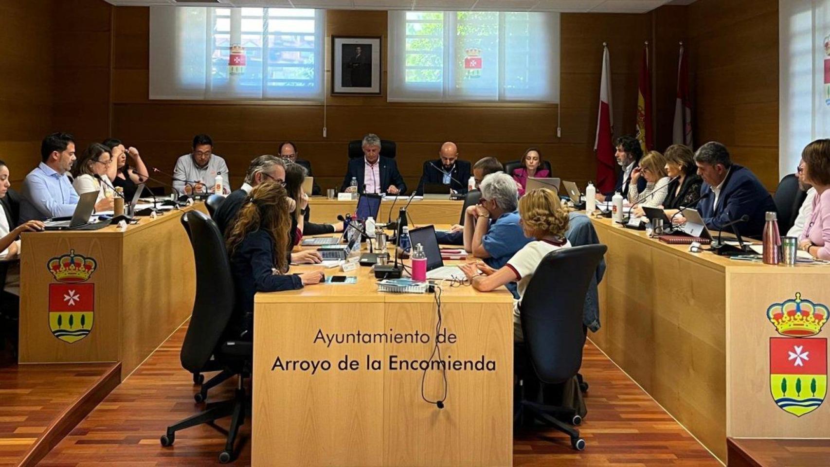 Imagen de archivo de un pleno del Ayuntamiento de Arroyo de la Encomienda